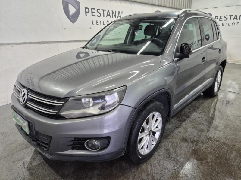 Volkswagen Tiguan - Foto 1