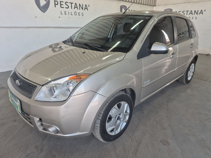Ford Fiesta 2009 em leilão