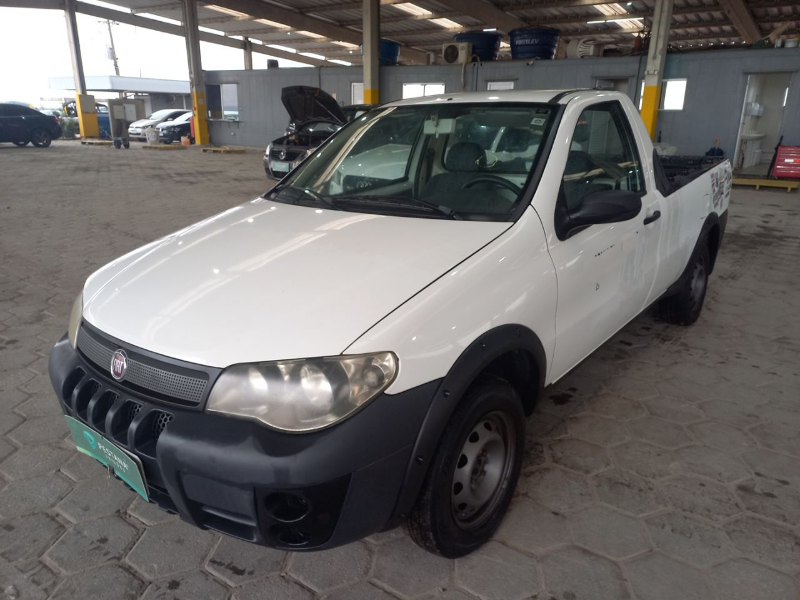 Fiat Strada 2010 em leilão
