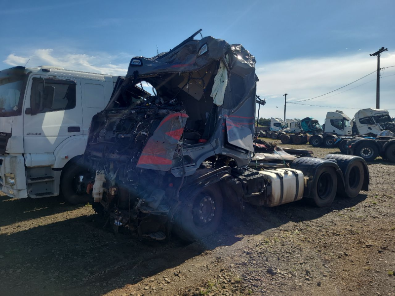 Scania R500 2025 em leilão