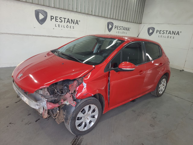 Peugeot 208 2014 em leilão