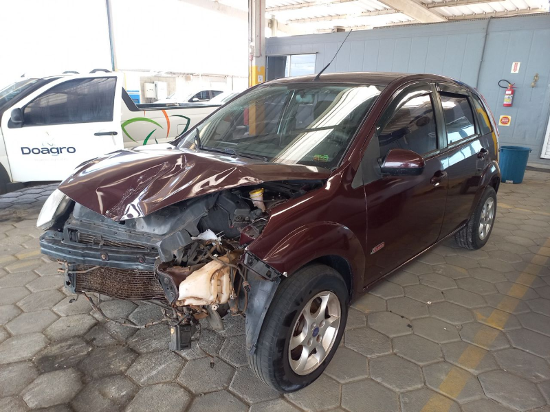 Ford Fiesta 2011 em leilão
