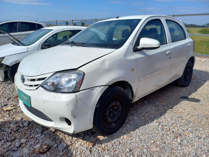 Toyota Etios 2014 em leilão