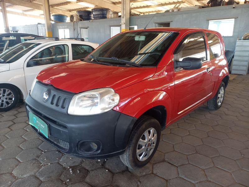 Fiat Uno 2012 em leilão