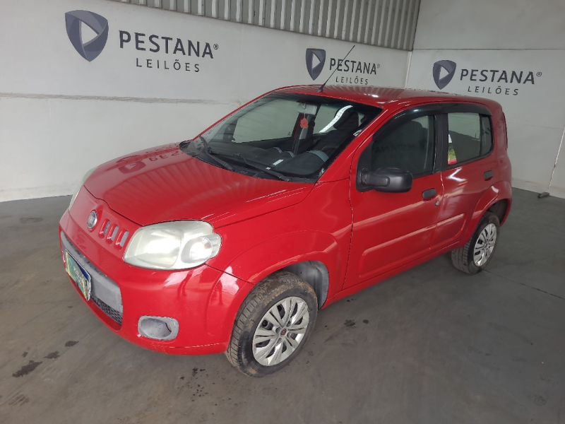 Fiat Uno 2013 em leilão