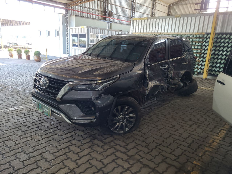 Toyota Hilux 2024 em leilão