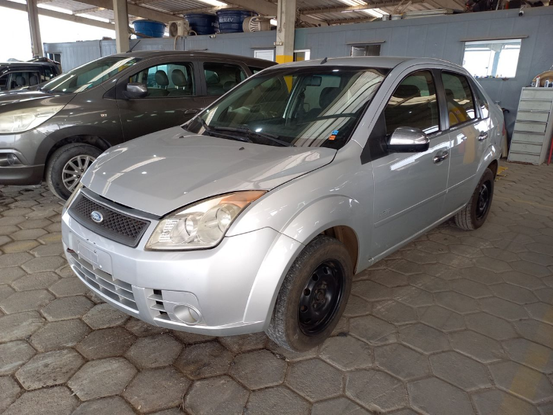 Ford Fiesta 2009 em leilão