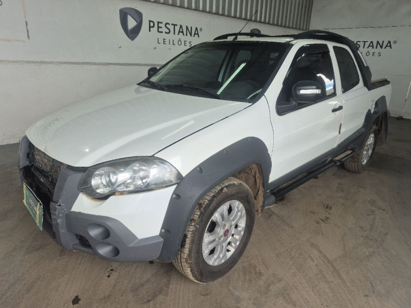 Fiat Strada 2012 em leilão