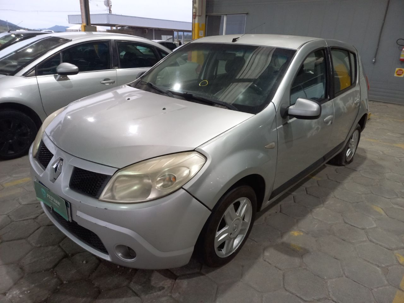 Renault Sandero 2011 em leilão