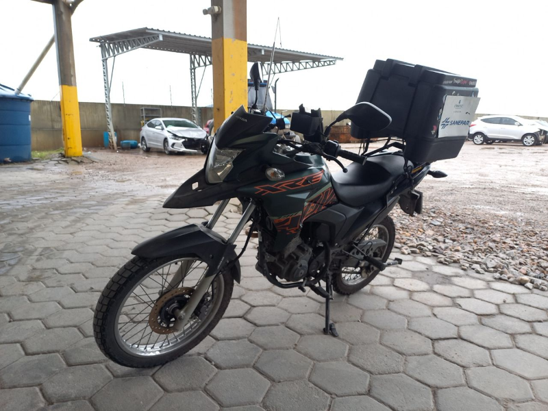 Honda XRE 2024 em leilão