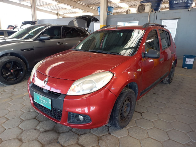 Renault Sandero 2013 em leilão