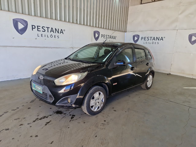 Ford Fiesta 2013 em leilão