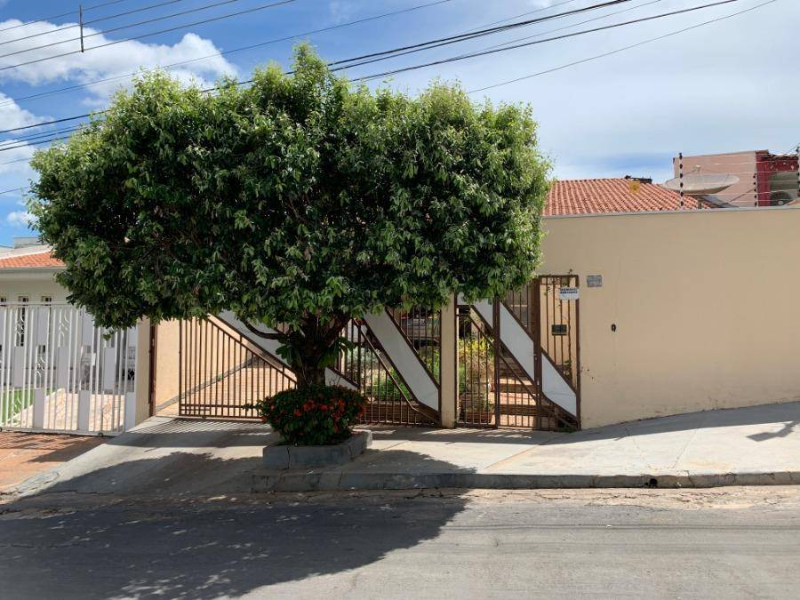 Casa - Cuiabá - MT, localizado em Cuiabá - MT, bairro Jardim Itália
