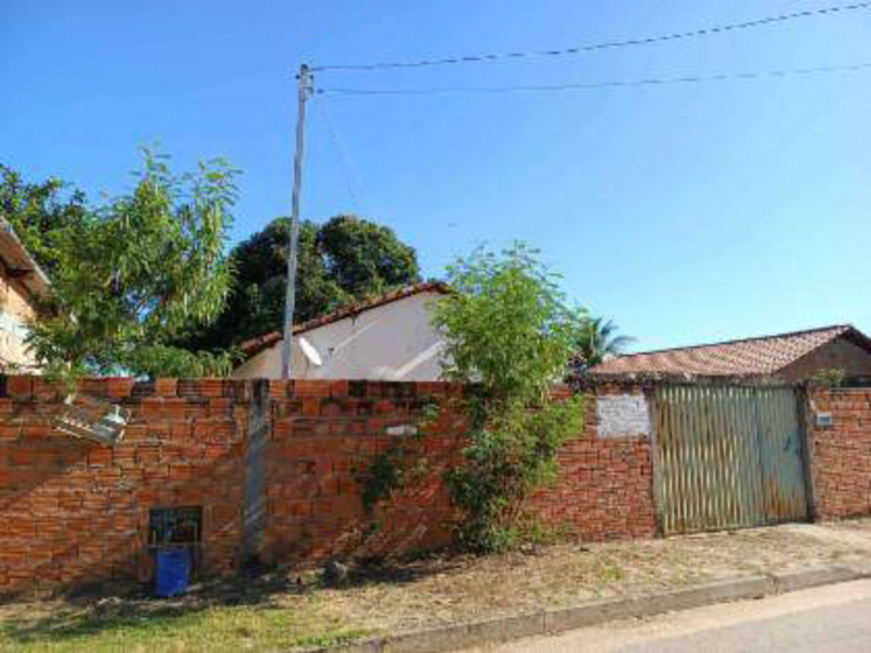 Casa - Urucuia - MG, localizado em Urucuia - MG, bairro Rutilante
