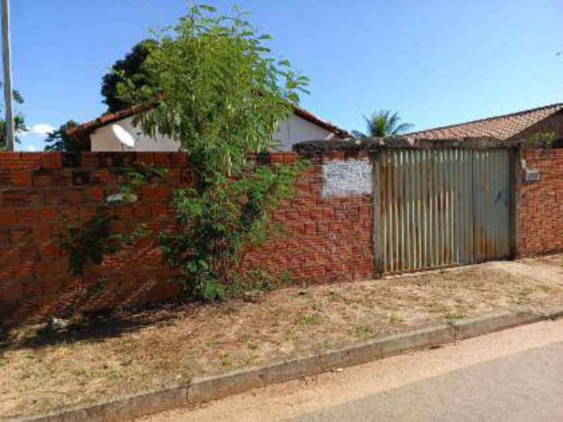 Casa - Urucuia - MG, localizado em Urucuia - MG, bairro Rutilante