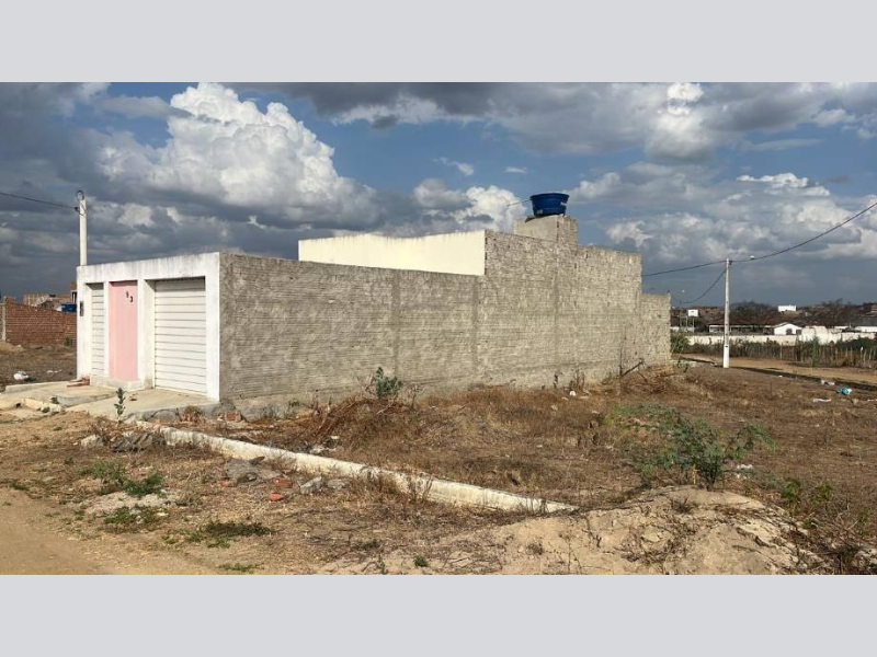 Casa - Brejo da Madre de Deus - PE, localizado em Brejo Da Madre De Deus - PE, bairro São Domingos