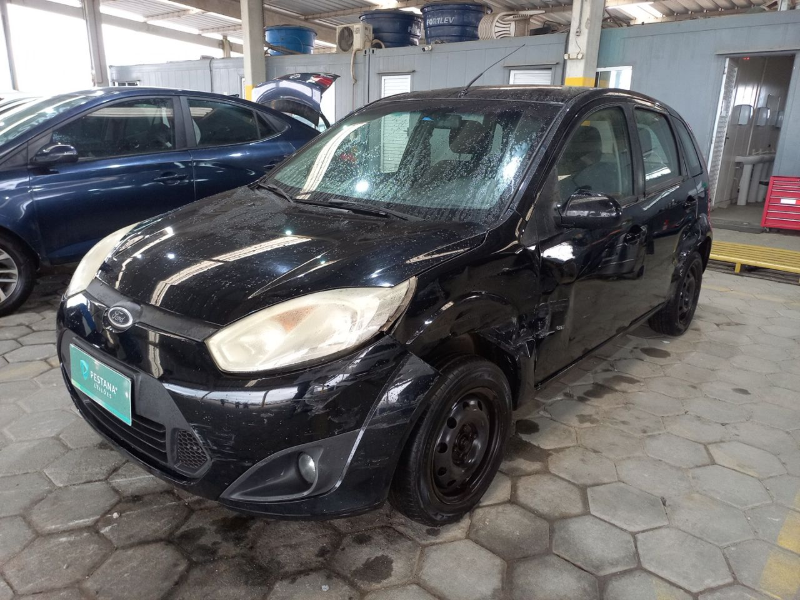 Ford Fiesta 2014 em leilão
