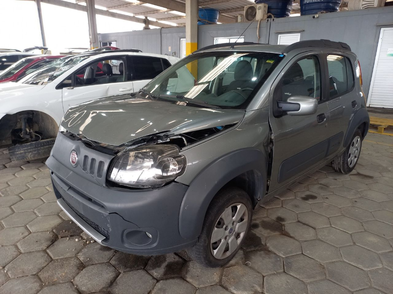 Fiat Uno 2011 em leilão