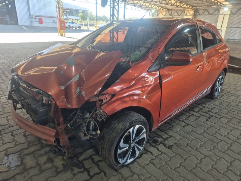 Chevrolet Onix 2013 em leilão