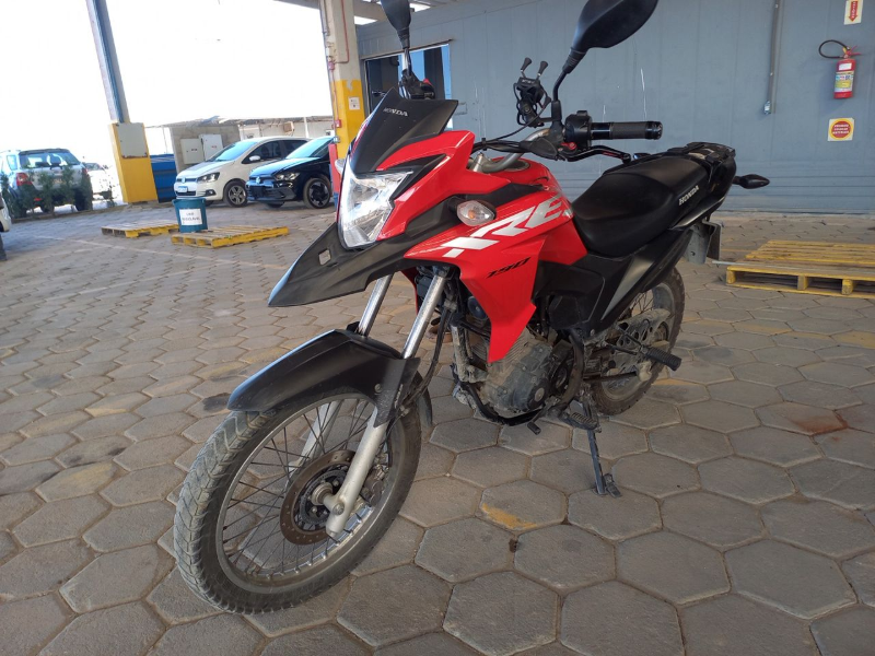 Honda XRE 2024 em leilão