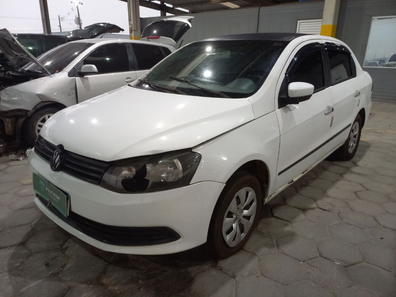Volkswagen Voyage 2014 em leilão