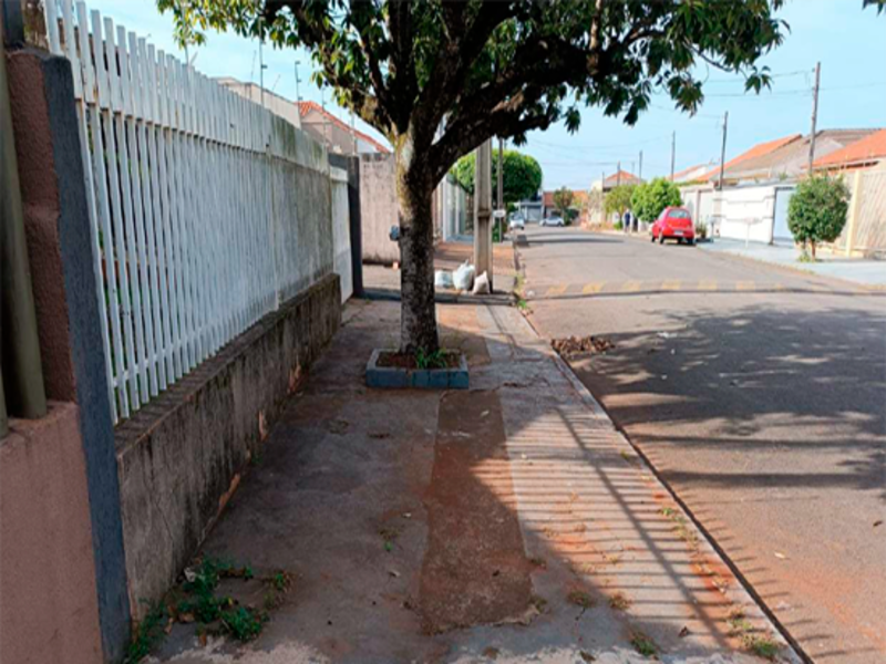 Casa - Cambé - PR, localizado em Cambé - PR, bairro Conjunto Habitacional Tancredo de A Neves