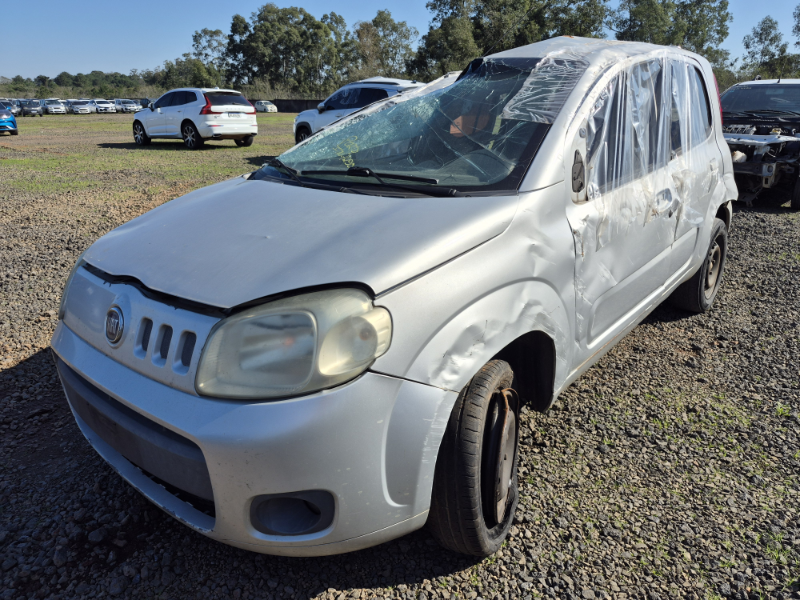 Fiat Uno 2013 em leilão