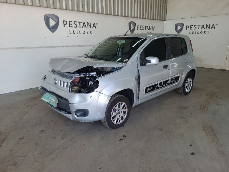 Fiat Uno 2011 em leilão