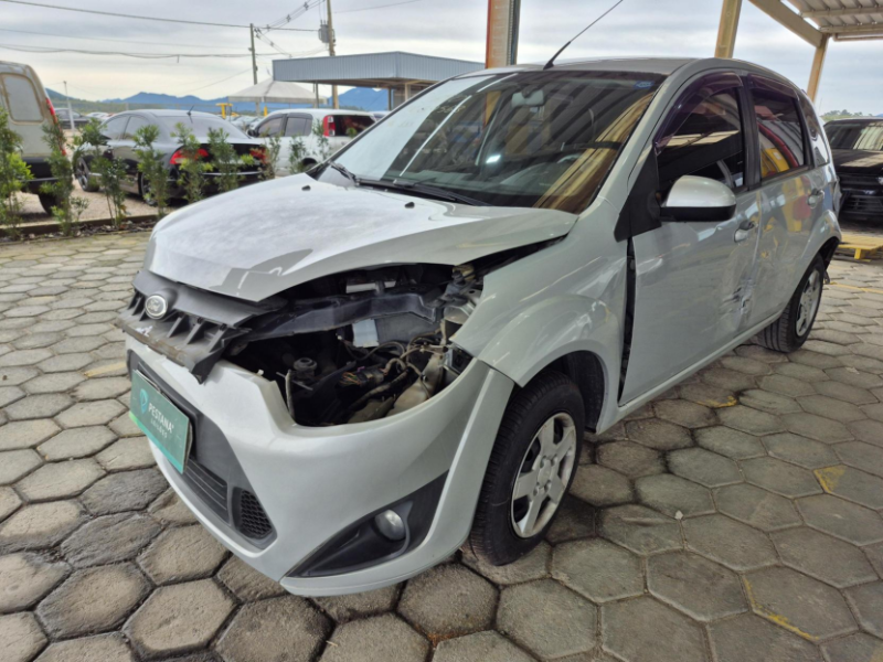 Ford Fiesta 2013 em leilão