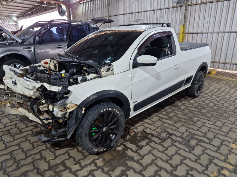 Volkswagen Saveiro 2015 em leilão