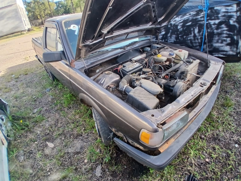Volkswagen Saveiro 1997 em leilão