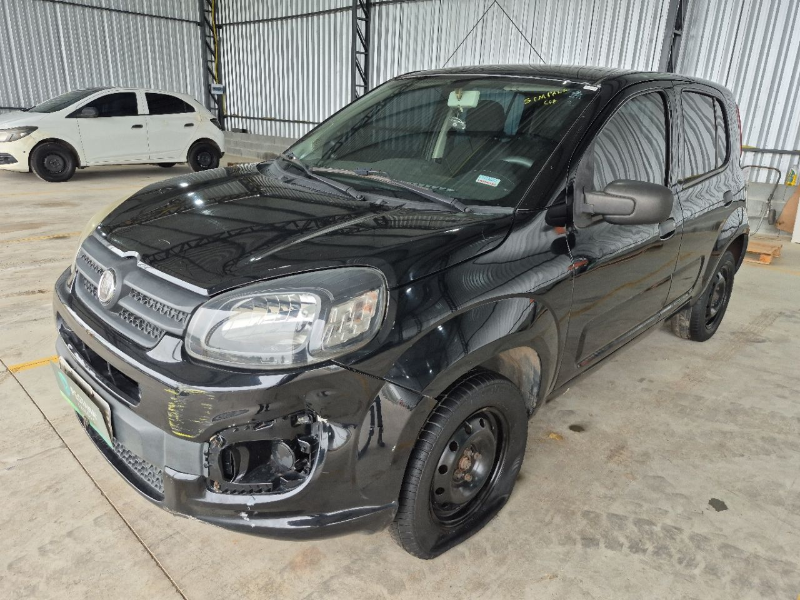Fiat Uno 2018 em leilão