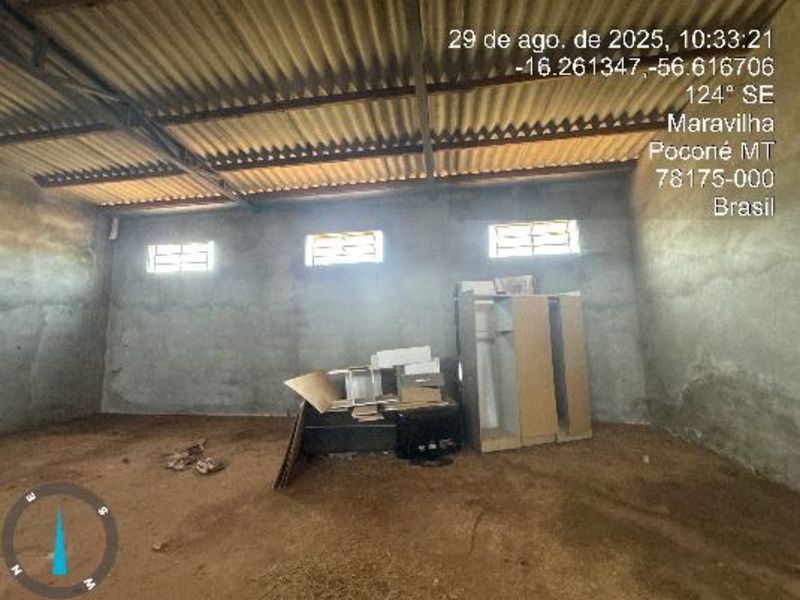 Prédio - Poconé - MT, localizado em Poconé - MT, bairro Cruz Preta
