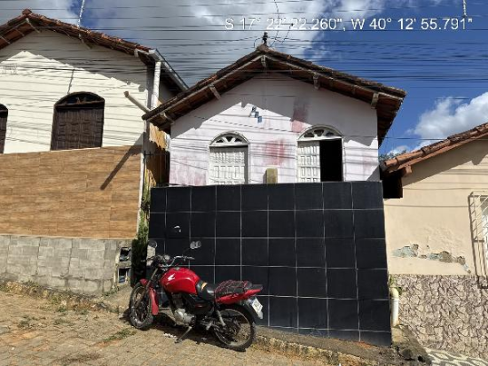 Casa - Medeiros Neto - BA