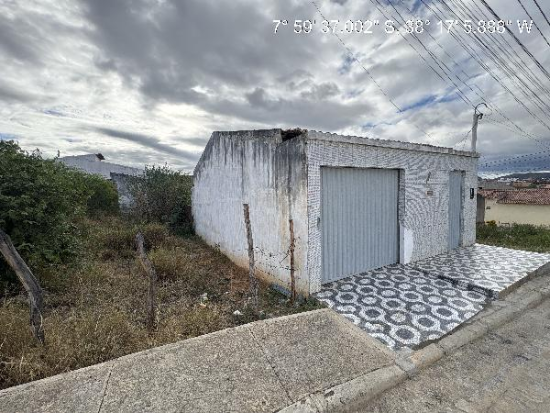 Casa em leilão em Serra Talhada