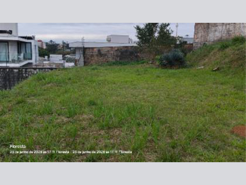 Terreno - Joinville - SC, localizado em Joinville - SC, bairro Floresta