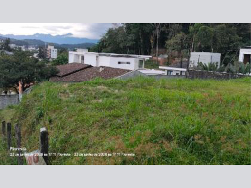 Terreno - Joinville - SC, localizado em Joinville - SC, bairro Floresta