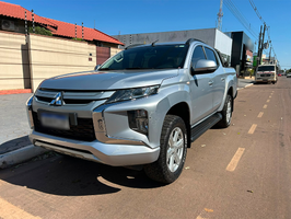 Foto de Mitsubishi Triton SPORT GLS AT 2021 2022 Diesel