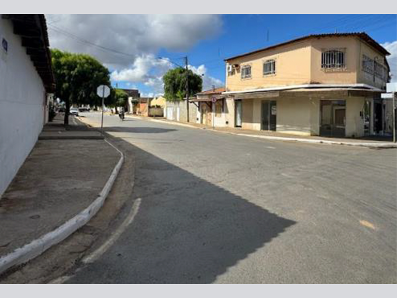 Casa - João Dourado - BA, localizado em João Dourado - BA, bairro Centro