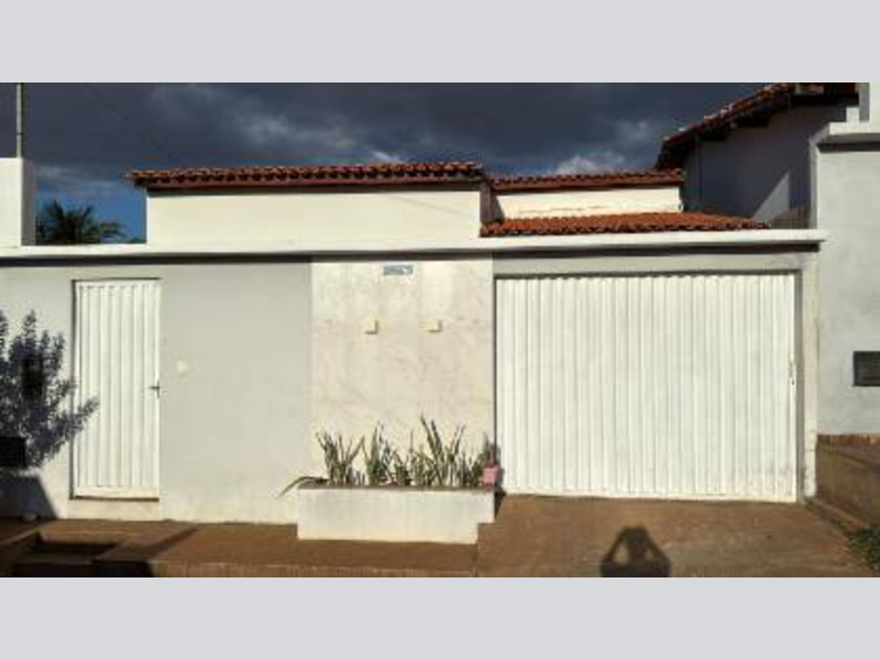 Casa - Ibiassucê - BA, localizado em Ibiassucê - BA, bairro Alto do Cruzeiro