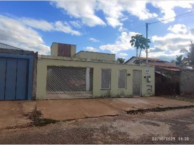 Casa - Buritis - MG, localizado em Buritis - MG, bairro Canaã