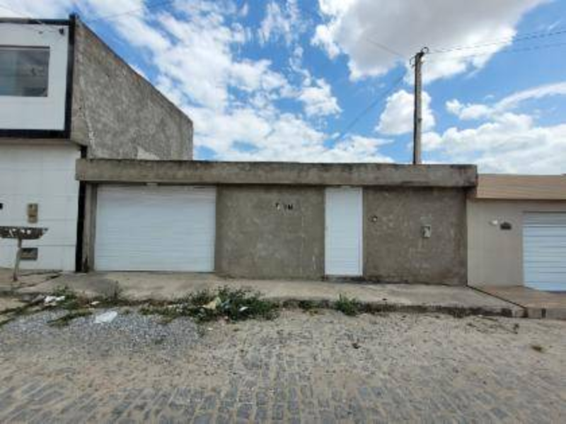 Casa - Caruaru - PE, localizado em Caruaru - PE, bairro Maria Auxiliadora