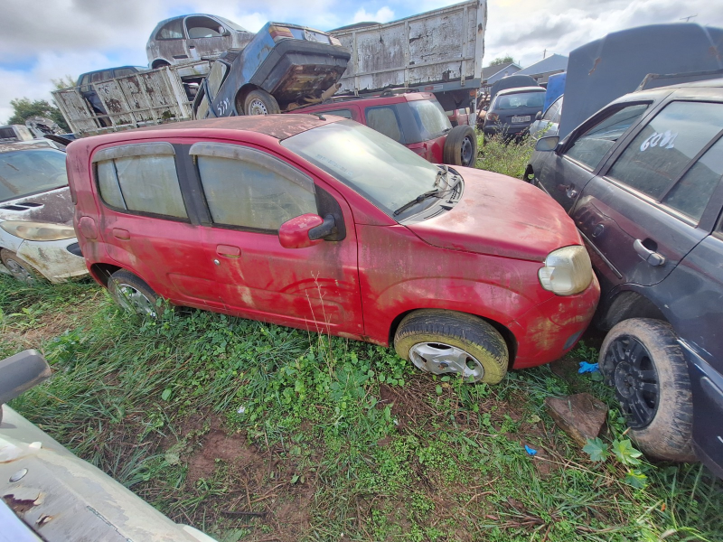 Fiat Uno 2012 em leilão