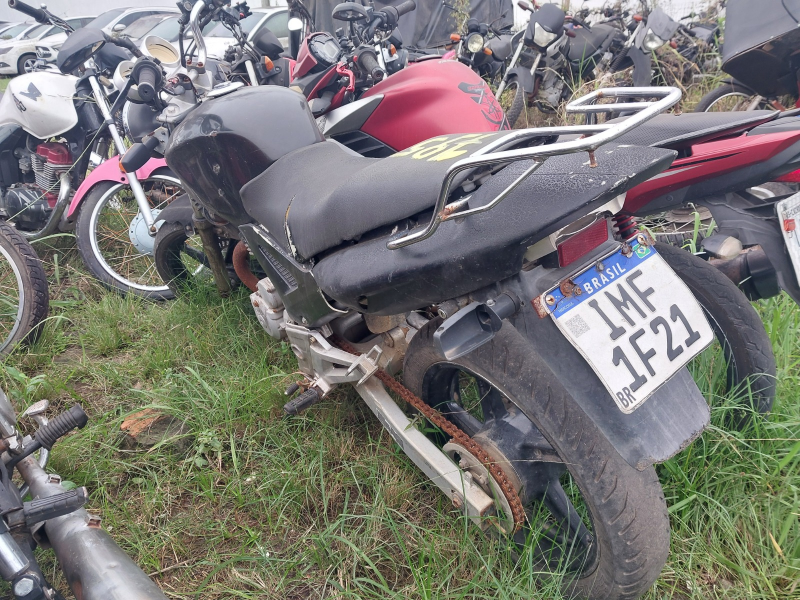 Honda CBX 2005 em leilão