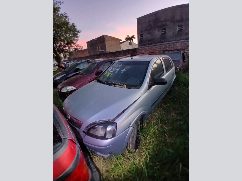 Chevrolet Corsa 2005 em leilão