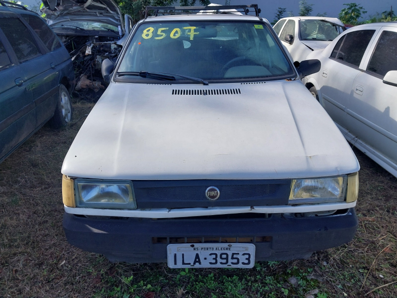 Fiat Uno 2003 em leilão