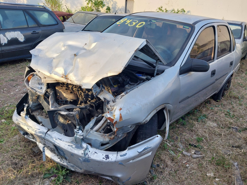 Chevrolet Corsa 2003 em leilão