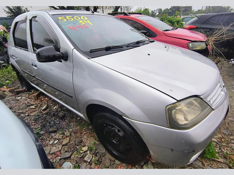 Renault Logan 2010 em leilão