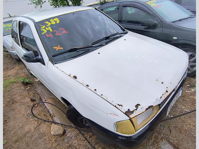 Volkswagen Gol 2002 em leilão