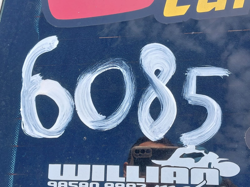 Volkswagen Gol 2001 em leilão